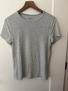 Abercrombie & Fitch Women's Short-Sleeve Crewneck Tee - Light Gray